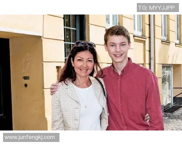 足球明星离婚后净身出户背后的真相与影响分析 足球明星离婚后净身出户背后的真相与影响分析